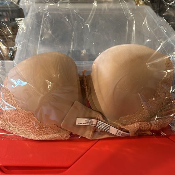 Victoria Secret -DREAM ANGELS
Smooth Push-Up Bra with Lace-NEW - Picture 6 of 7